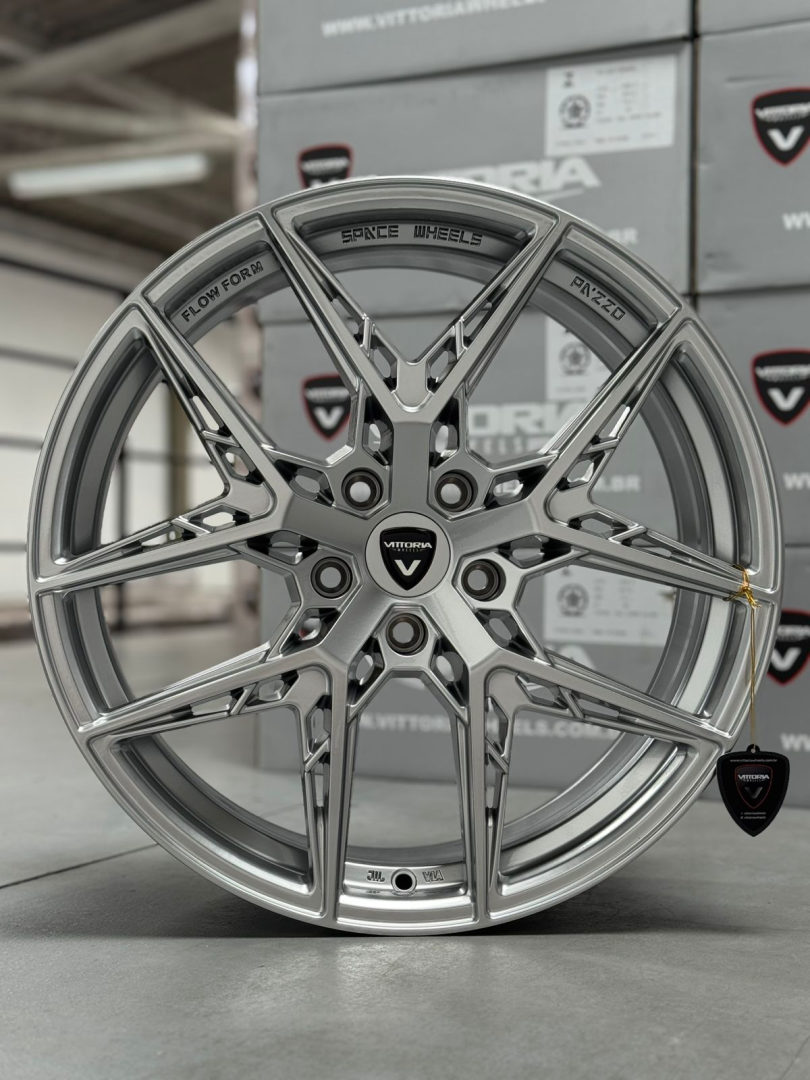 4 RODAS VITTORIA BARCELONA FLOW FORM / 19X8,5 (5X112) ET45