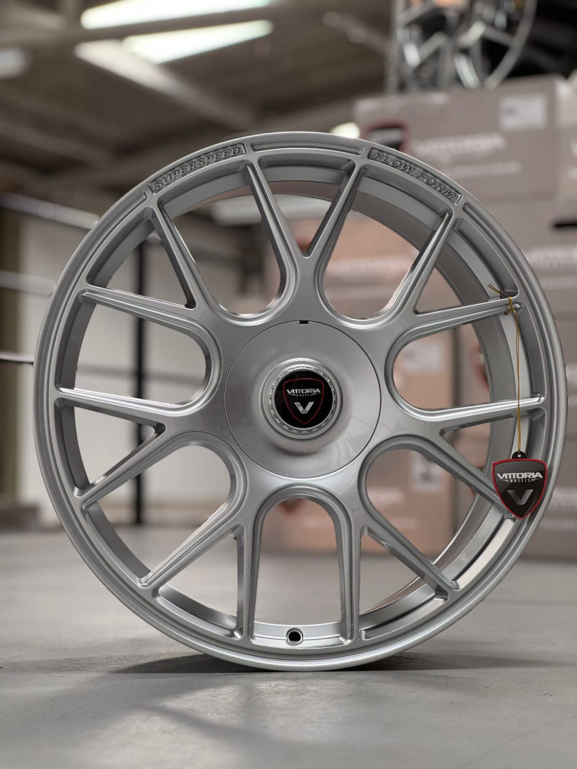 4 RODAS VITTORIA BREMEN FLOW FORM / ARO 19X8,5 (5X112) ET45