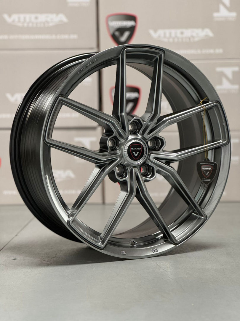 4 RODAS VITTORIA ESSEN / ARO 18X8 (5X112) ET42