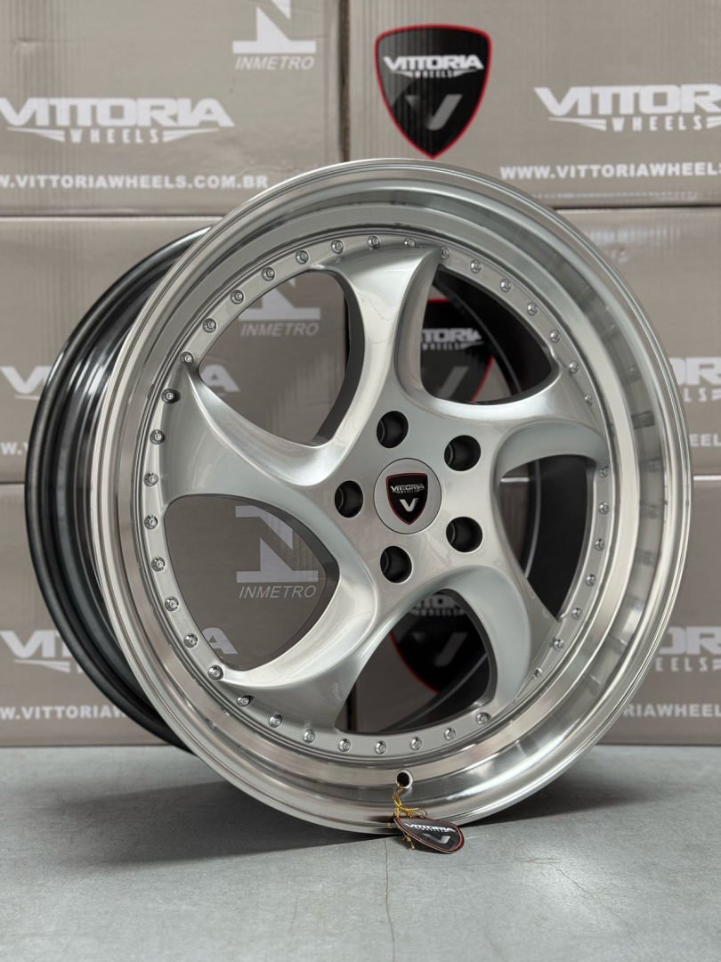 4 RODAS VITTORIA STUTTGART / ARO 19X8,5 (5X112) ET45